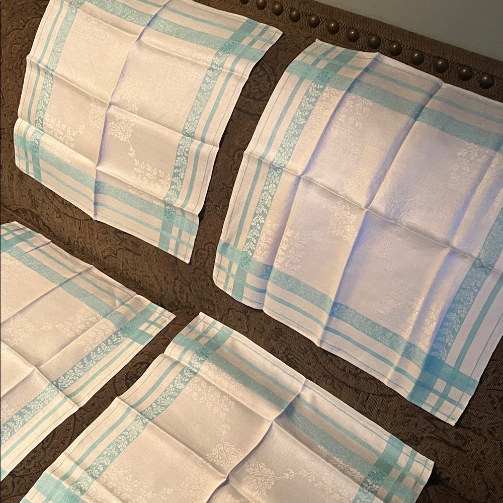 😄MCM linen table napkins set of 4 mint green